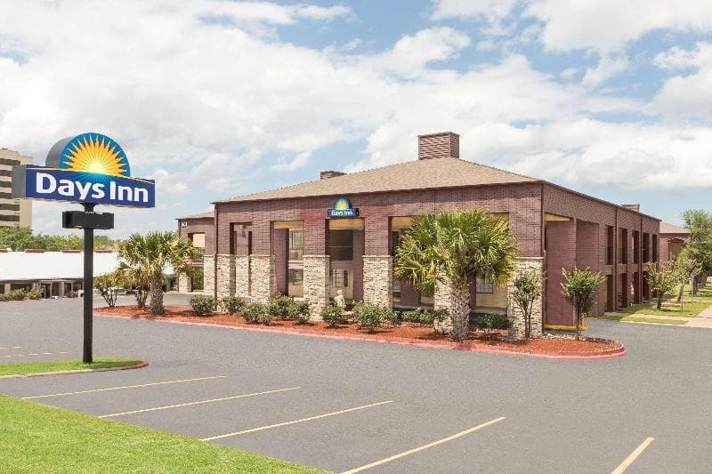 Days Inn by Wyndham College Station University Drive 4