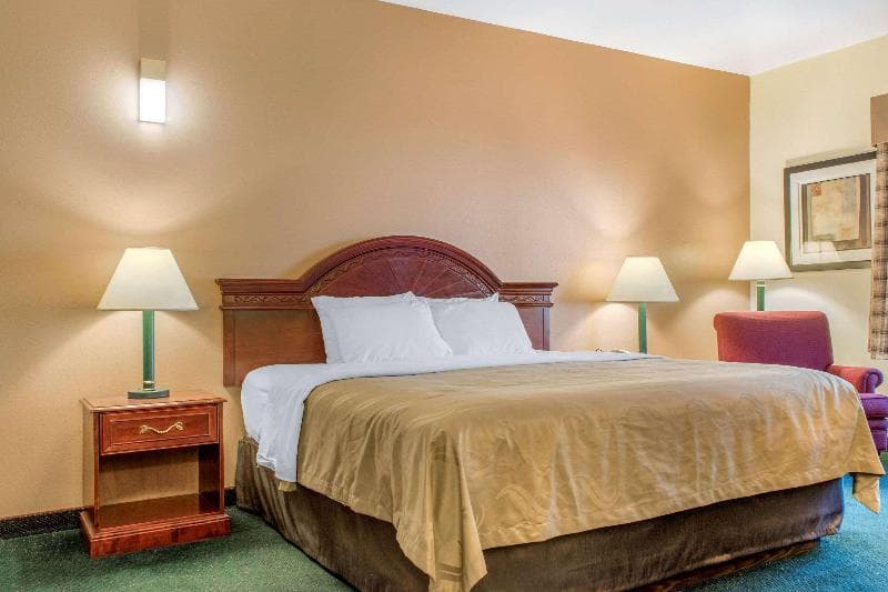 Quality Inn Airport 3