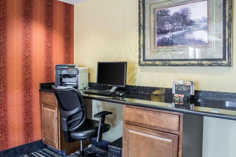 Econo Lodge Ankeny - Des Moines photo 1