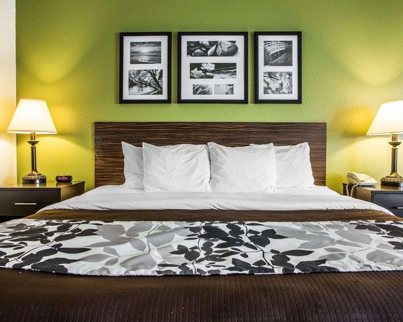 Sleep Inn & Suites 4