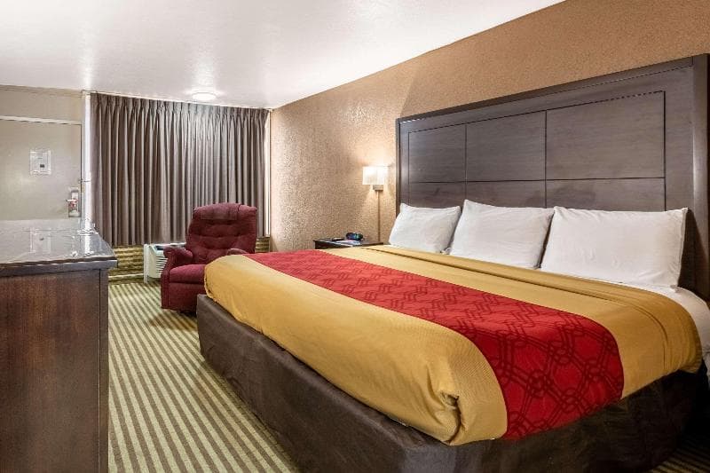 Econo Lodge main