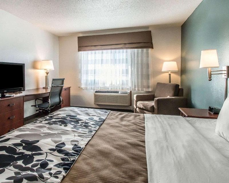 Sleep Inn & Suites 4