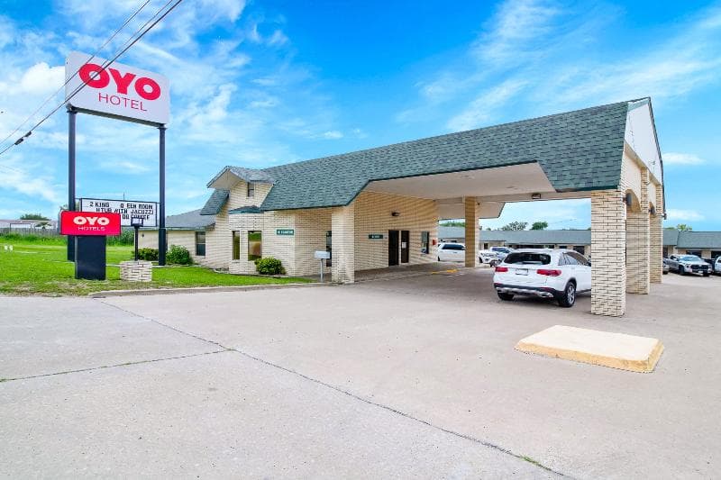 OYO Hotel Three Rivers TX US-281 photo 1
