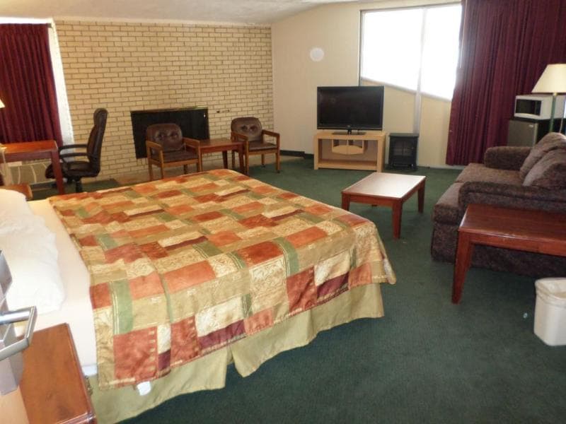 Knights Inn Oakley 5