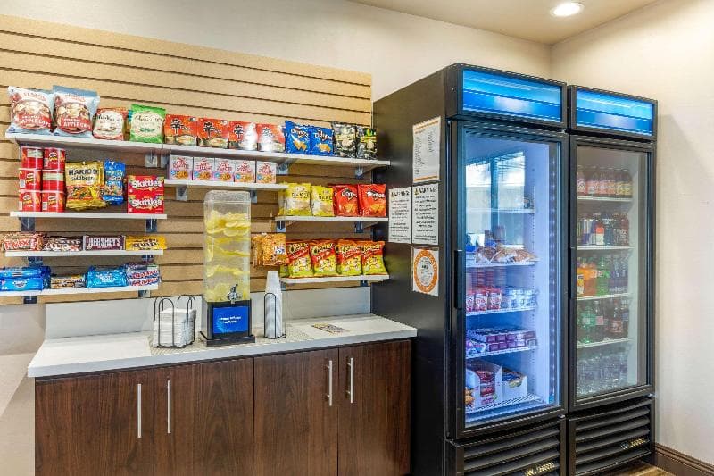 Comfort Inn & Suites Orange County John Wayne Airport photo 1
