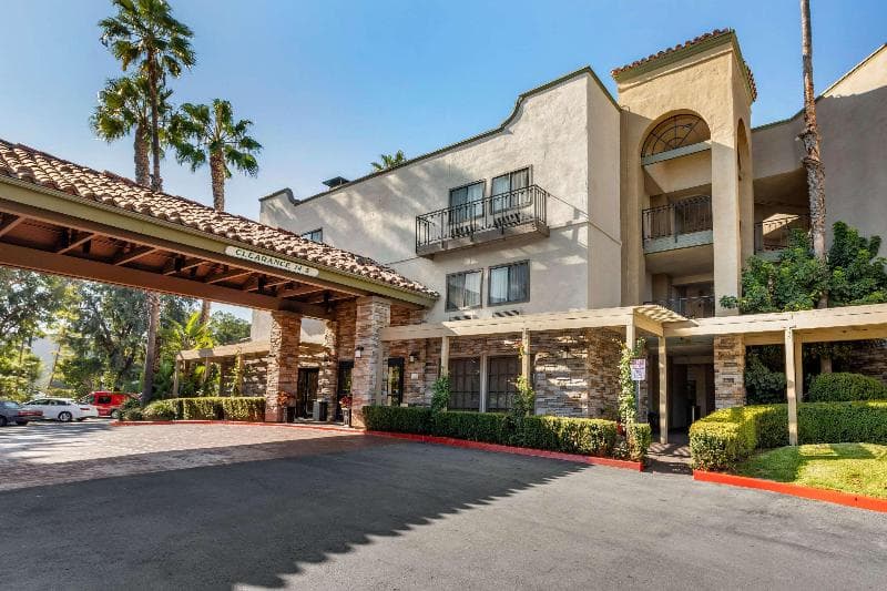 Comfort Inn & Suites Orange County John Wayne Airport 2