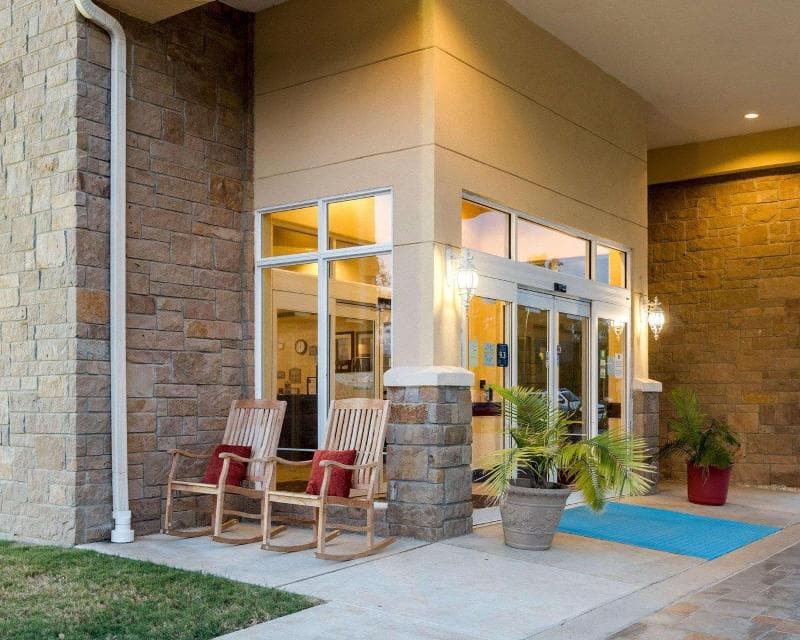 Comfort Suites photo 1