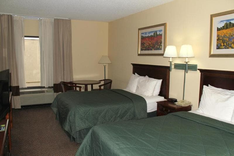 Quality Inn & Suites Olde Town 3