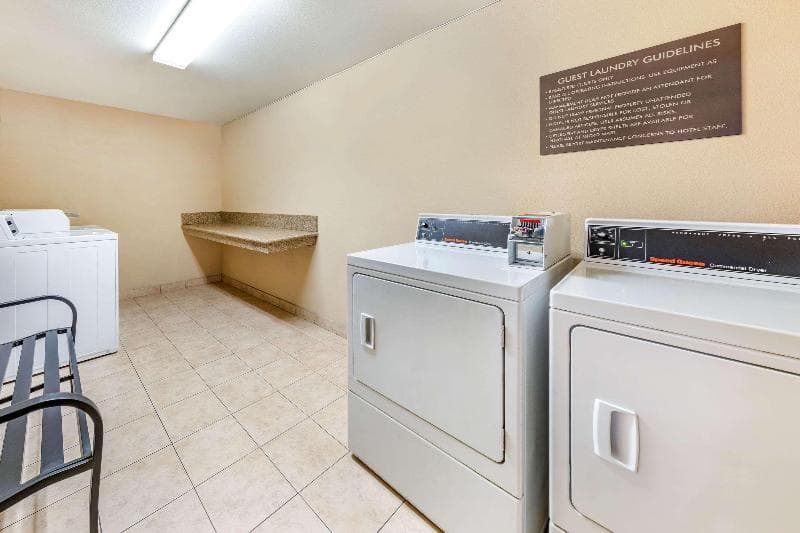Comfort Inn And Suites Colton 3