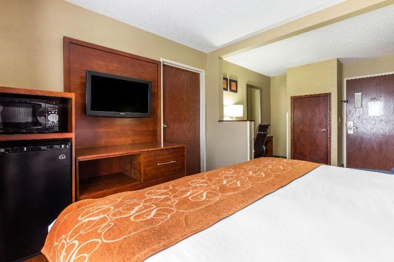 Comfort Suites Near I-80 And I-94 4