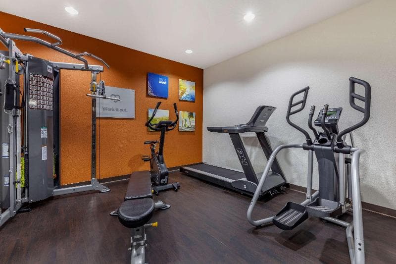 Comfort Suites Delavan - Lake Geneva Area photo 1