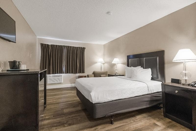 Econo Lodge Inn & Suites Yuba City - Marysville photo 1