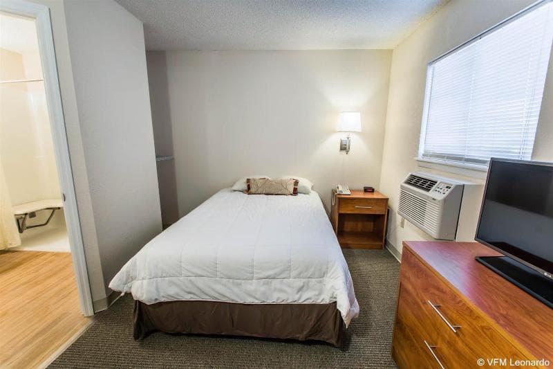 Suburban Extended Stay Bay Meadows 5