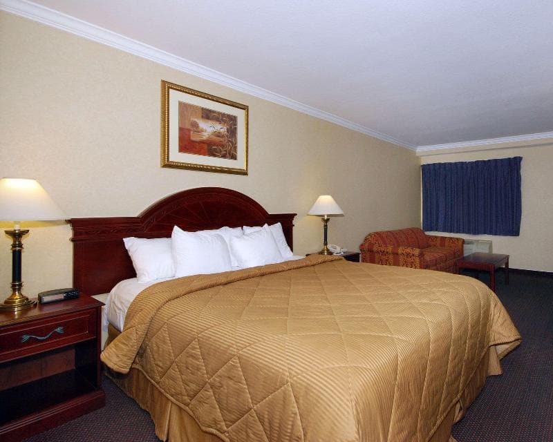 Quality Inn Near City Of Hope 4
