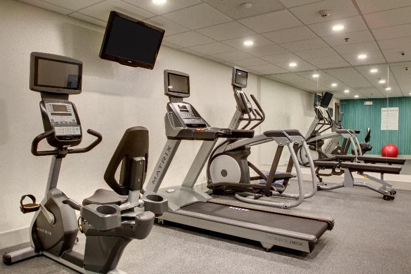 Holiday Inn Express & Suites Aurora - Naperville 2
