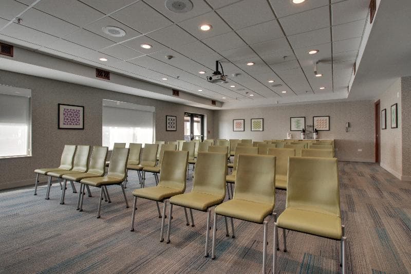 Holiday Inn Express & Suites Aurora - Naperville photo 1