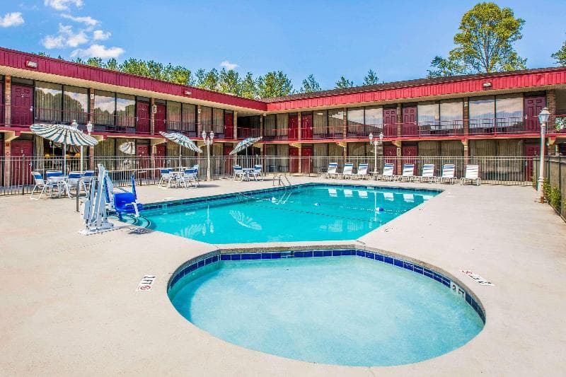 Quality Inn Asheville Airport 5