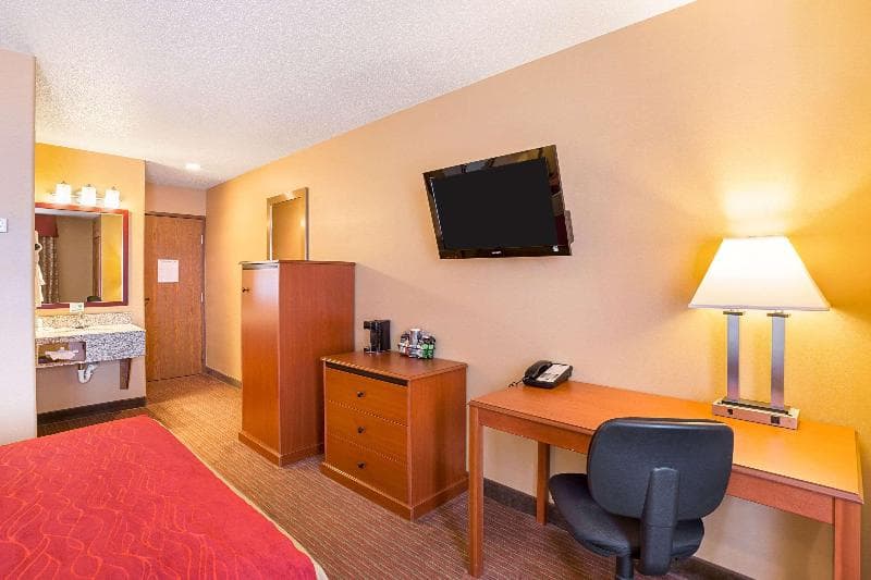 Quality Inn 4