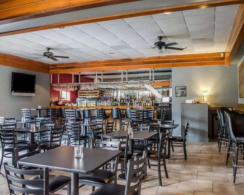 Quality Inn & Suites Pensacola Bayview 3