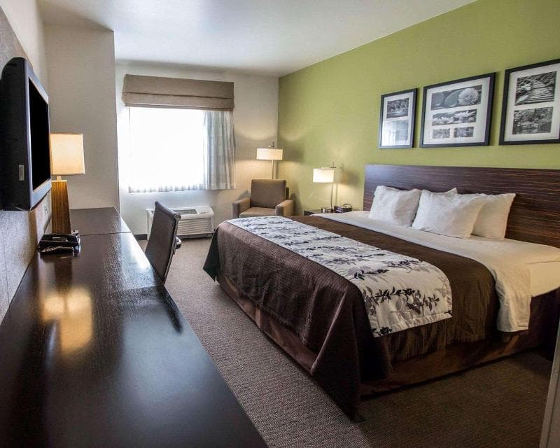 Sleep Inn & Suites 3
