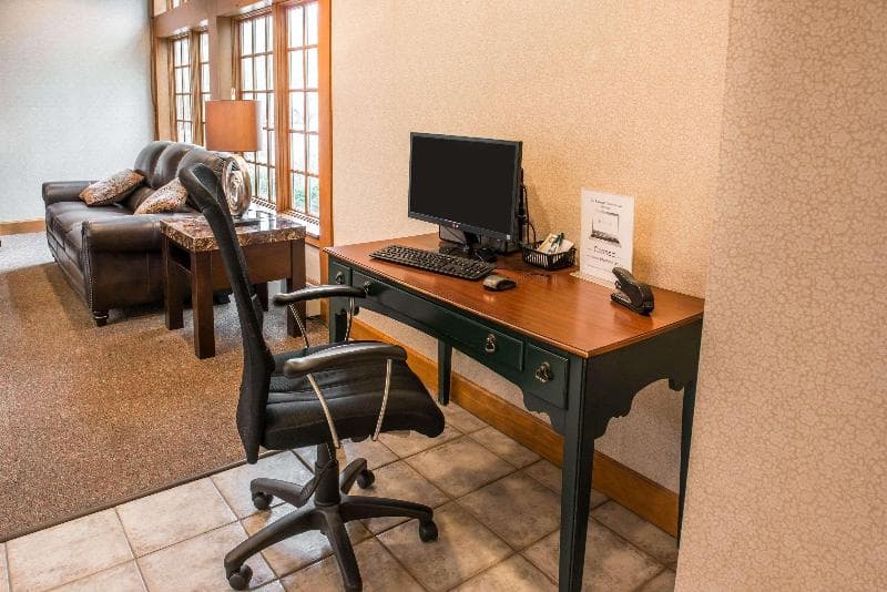 Quality Inn Pittsburgh Airport photo 1
