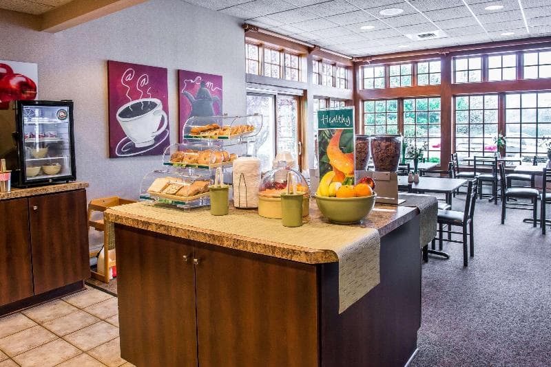 Quality Inn Pittsburgh Airport 3