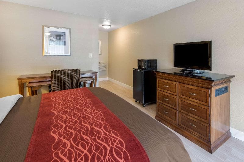 Rodeway Inn Redding photo 1