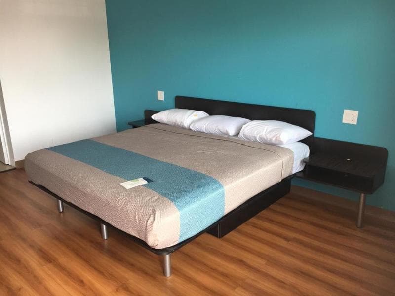 Motel 6 Norwalk 4