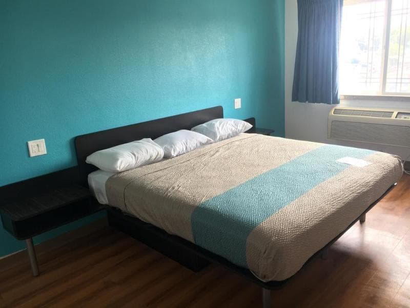 Motel 6 Norwalk 5
