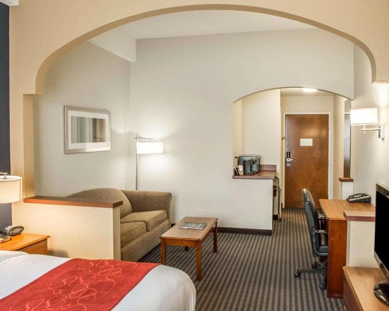 Fairfield by Marriott Inn & Suites Newport on the River 3