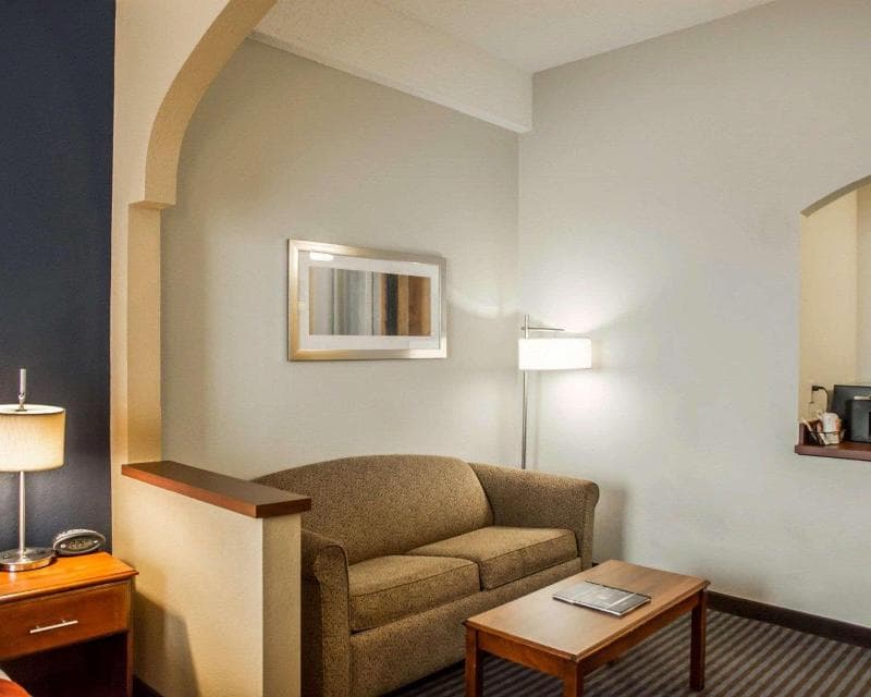 Fairfield by Marriott Inn & Suites Newport on the River 4