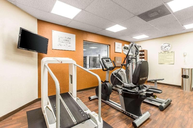 Comfort Suites Forsyth Near I-75 photo 1