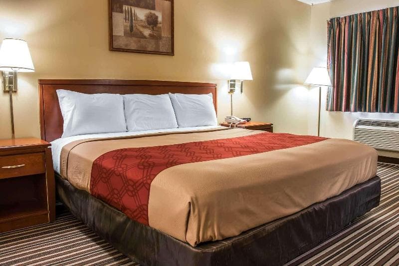 Econo Lodge Paw Paw main