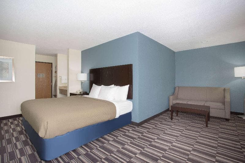 AmericInn by Wyndham Mount Pleasant 5