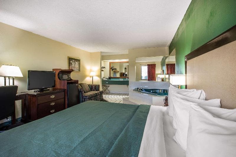 Quality Inn Byron 5