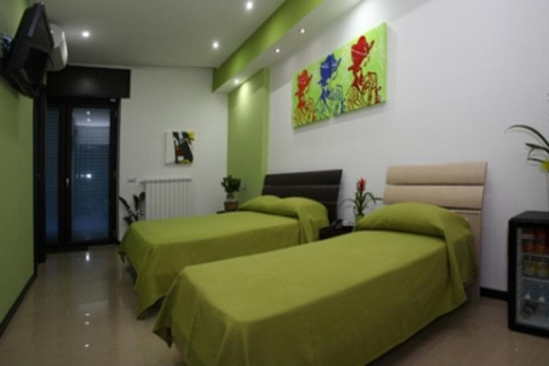 B&B Studio 83 3