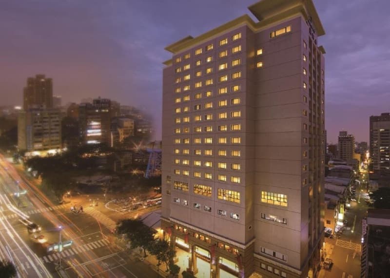 The Lees Hotel main