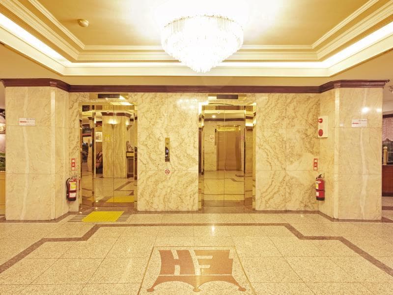 Emperor Hotel 5