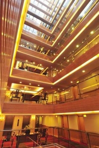 Sunshine Hotel 5