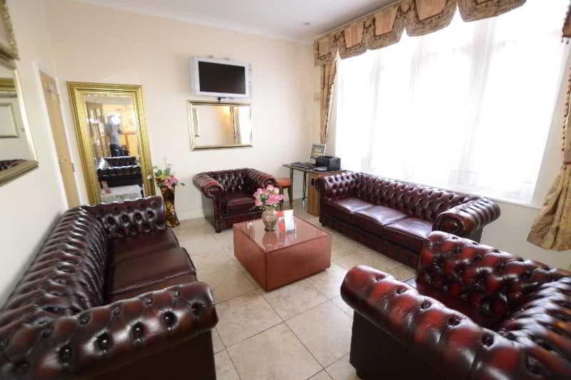 Cranbrook Hotel 4