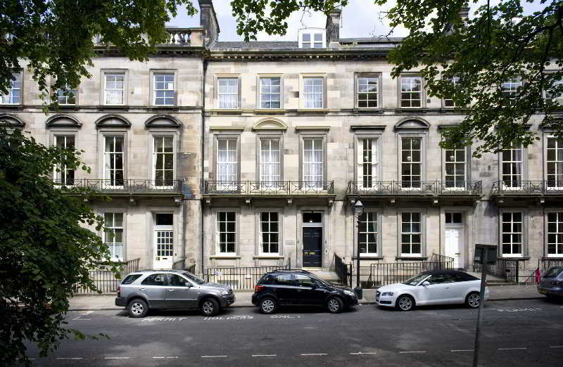 Clarendon Luxury Apartments main