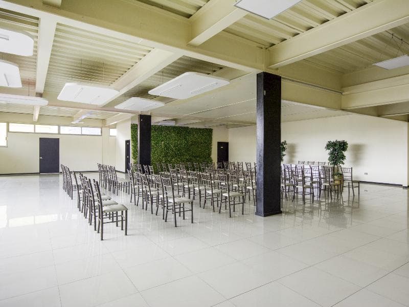 Capital O Hotel Central photo 1