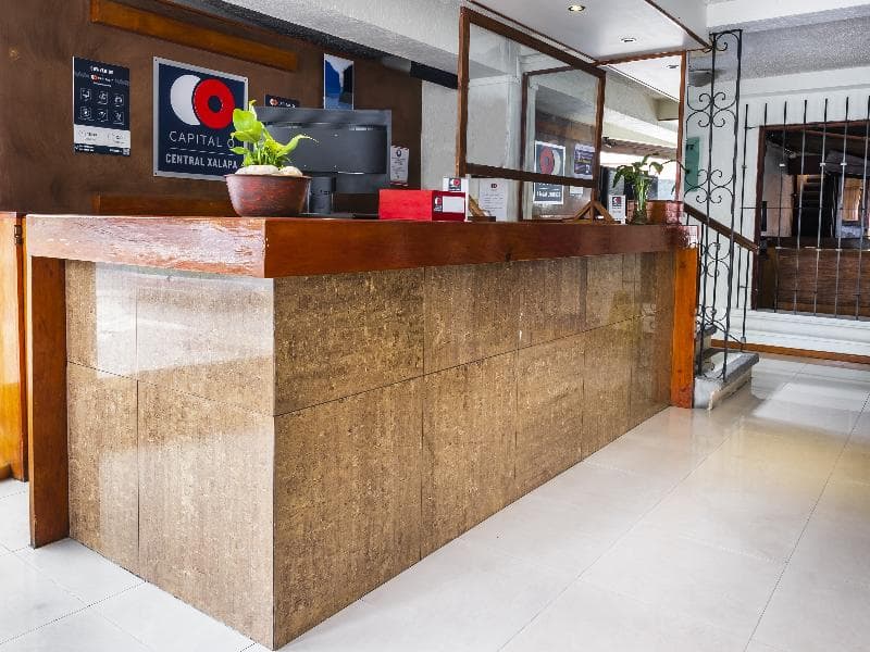 Capital O Hotel Central 3
