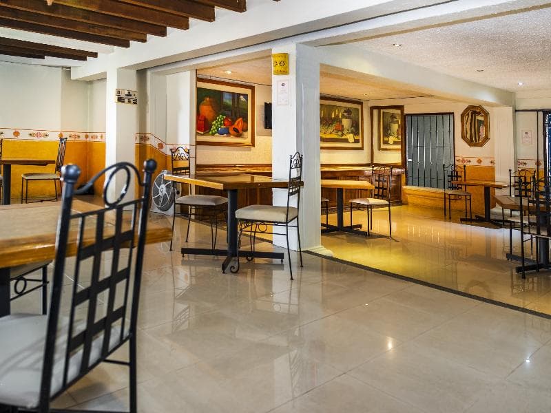 Capital O Hotel Central 2
