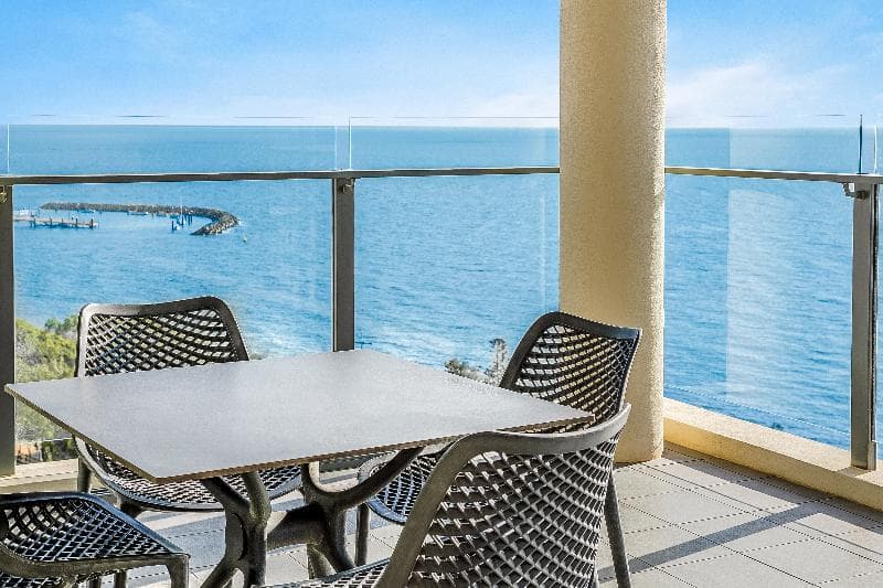 Oaks Redcliffe Mon Komo Suites 3
