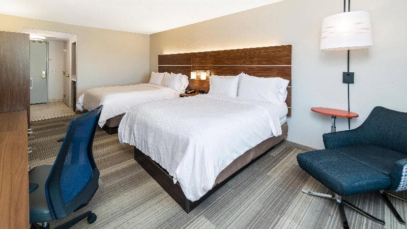 Holiday Inn Express & Suites Dinuba West 4