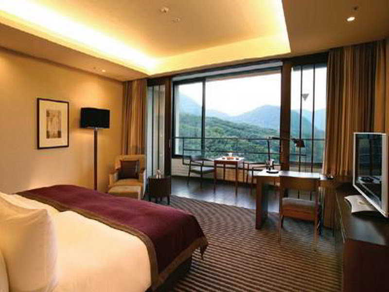 Hyatt Regency Hakone Resort and Spa 2