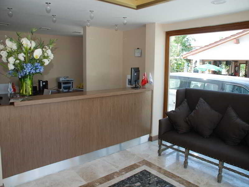 The Corner (Adults only) 2