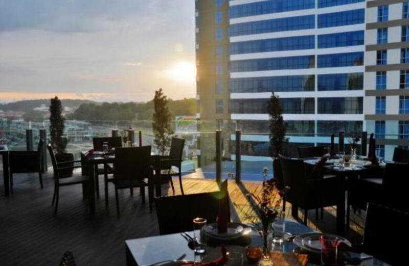 Courtyard Hotel @ 1Borneo photo 1