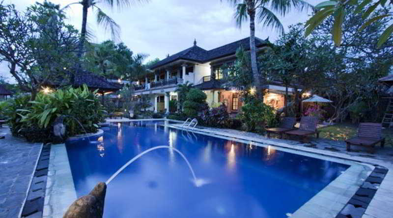 Taman Agung Beach photo 1